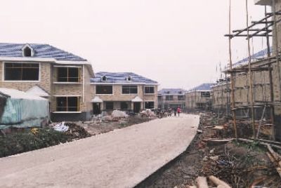 建設(shè)中的江洲墟場(chǎng)安置小區(qū)。